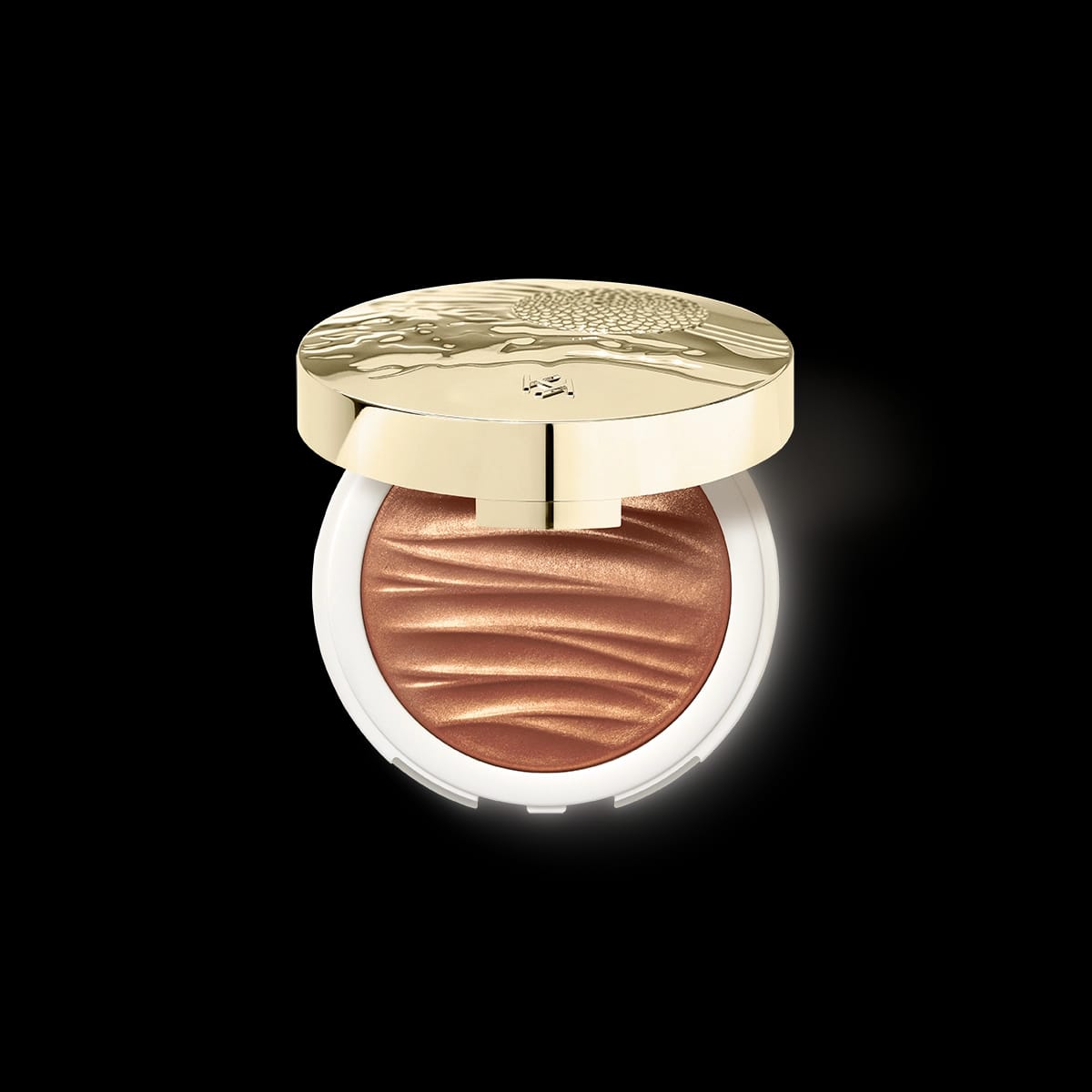 Gold Reflections Gleaming Waves All Over Highlighter 02